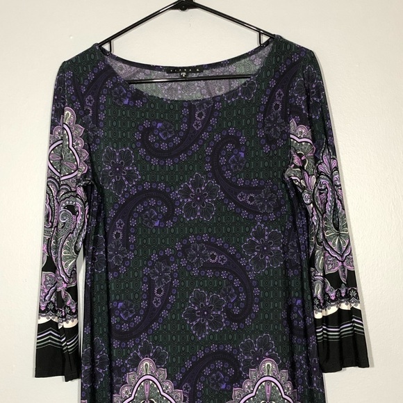 Tiana B. | Retro Print Long Sleeve Shift Dress - Picture 4 of 8